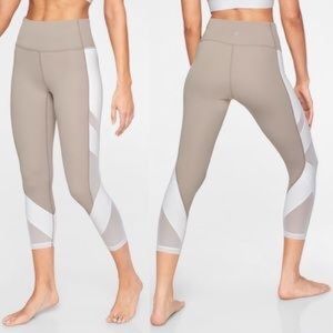 Athleta Elation Capri Leggings